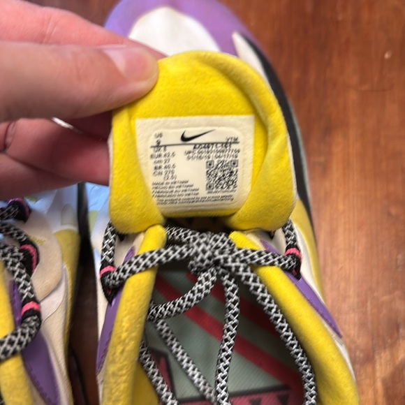 Nike Air Max 270 React in Purple and Yellow Size Men’s 9 - Picture 5 of 7